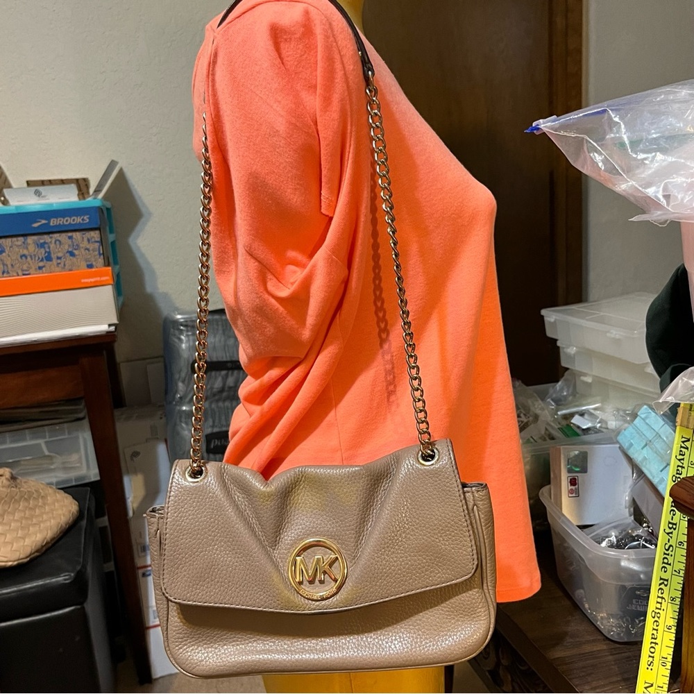 Michael Kors taupe card holder bag - Picture 2 of 8